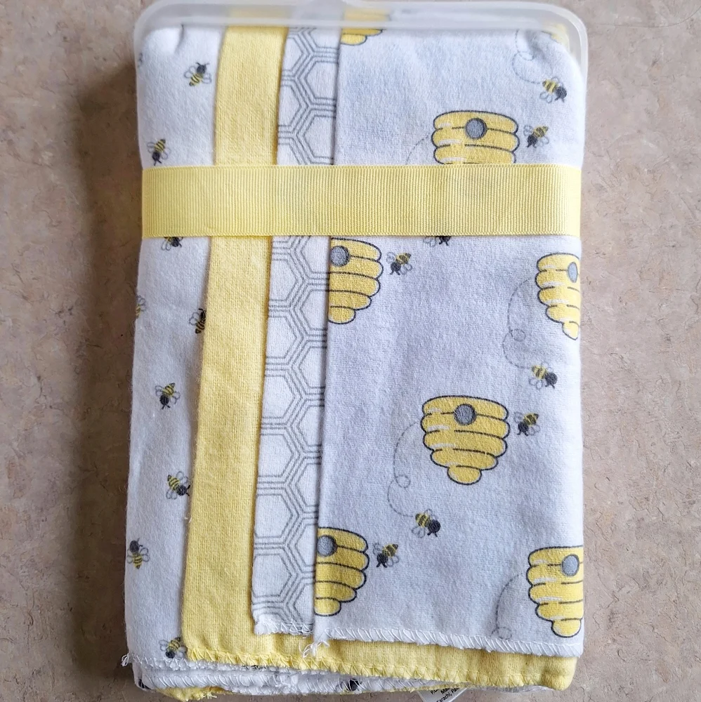 Hudson Baby 4 Burp Cloths - Picture 2 of 4